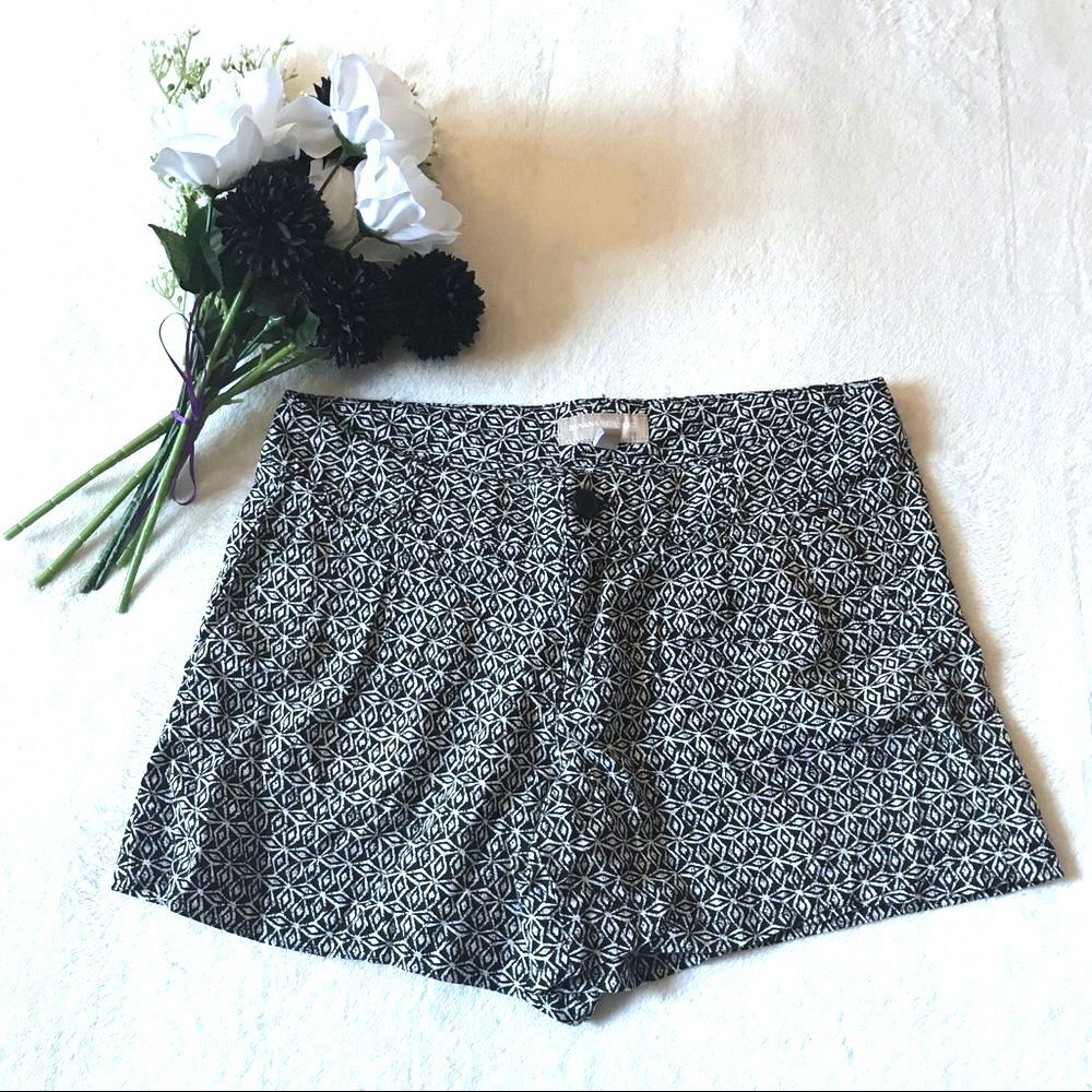 Banana Republic Factory Shorts Size 4 Black White